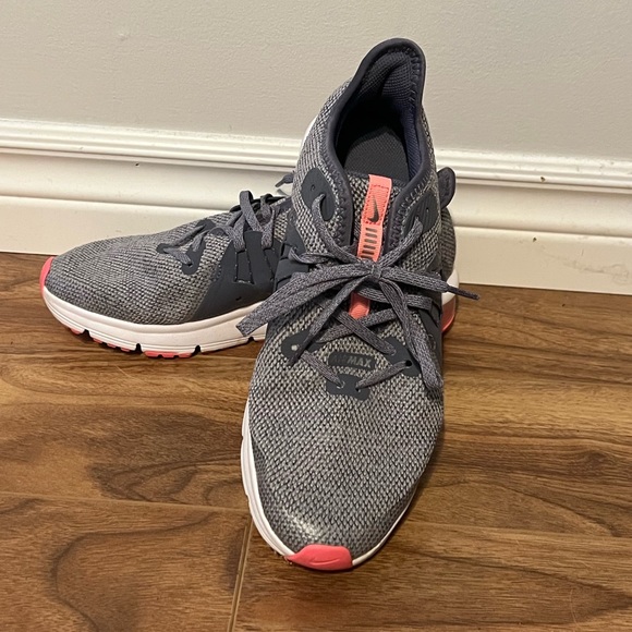 Nike Air Max - Picture 1 of 2